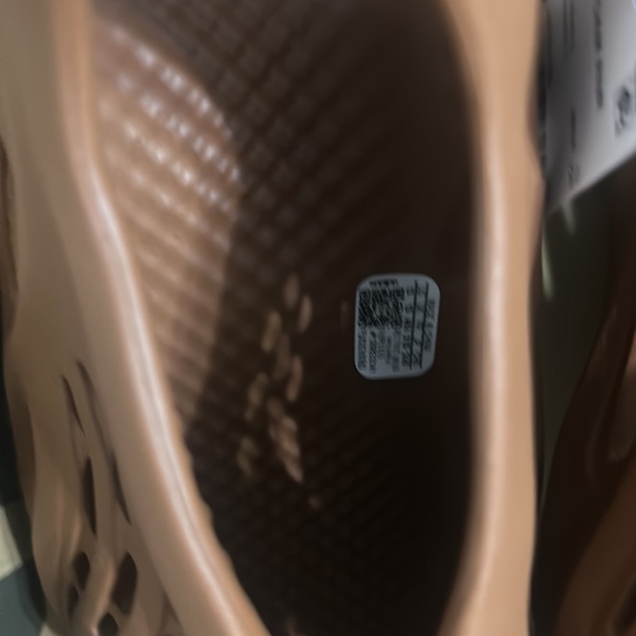 !SOLD!Yeezy foamrunner clay red brand new size 13 - Picture 4 of 5